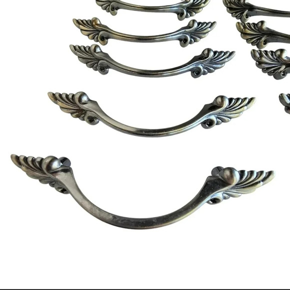 Liberty Hardware P73000H-AB-C Traditional Bow Cabinet Pull, Brass Set Of 12 - Picture 2 of 6